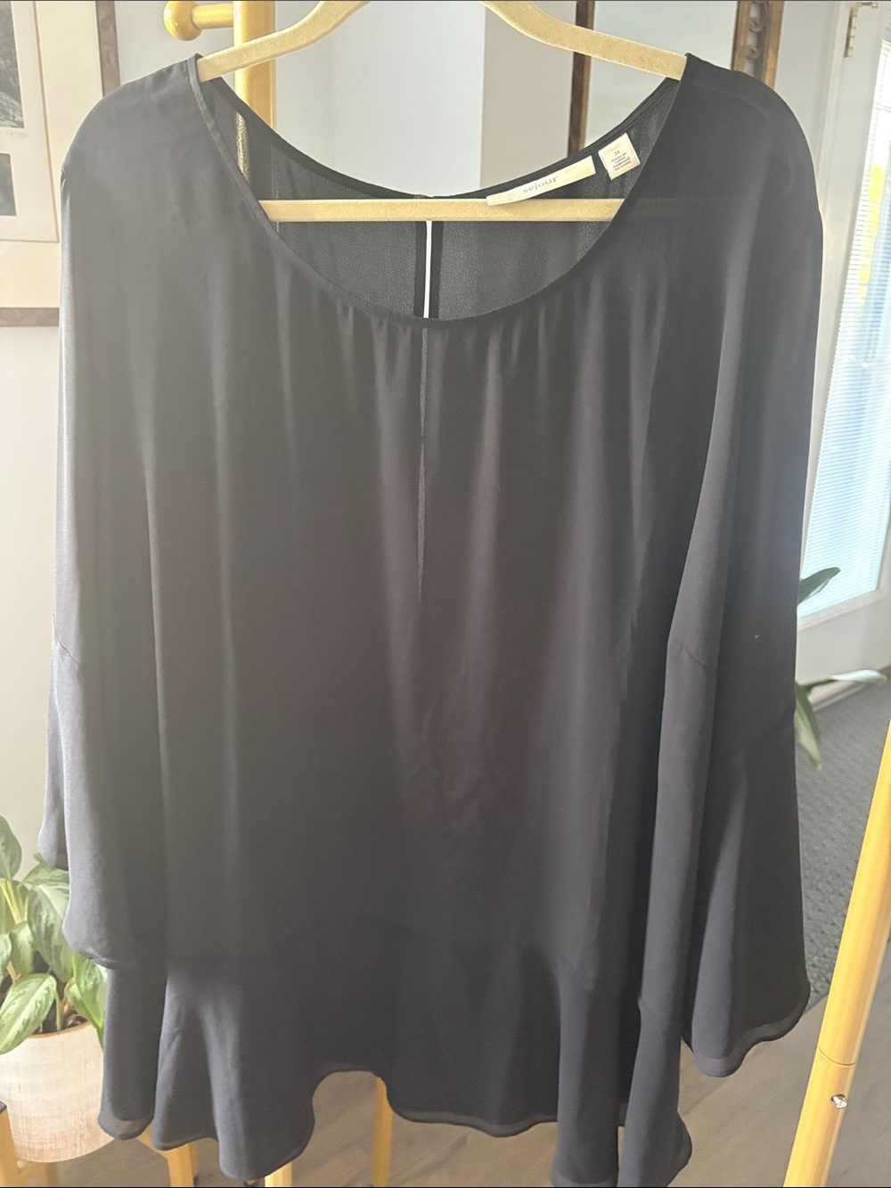 Sejour Black Scoop Neck Long Sleeve Blouse